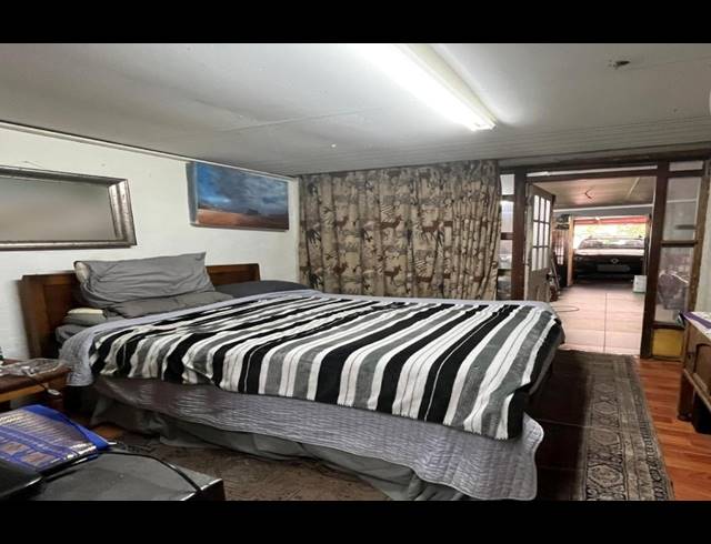 4 BEDROOM HOUSE FOR SALE IN NOORDHOEK